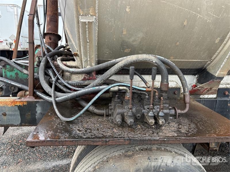 Bunker Liquid Tanker Trailer Remorque citerne