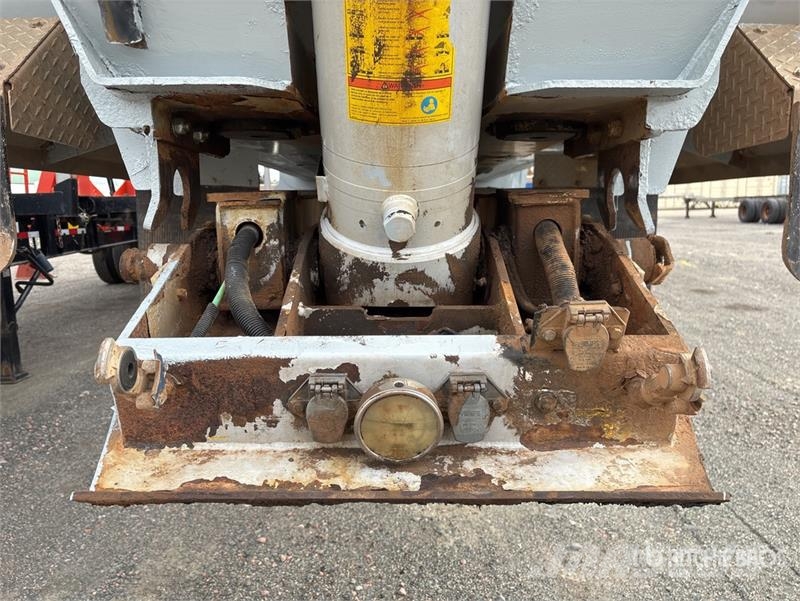 BWS 37DT3X 37 ft Tri/A End Dump Trailer 自卸拖车