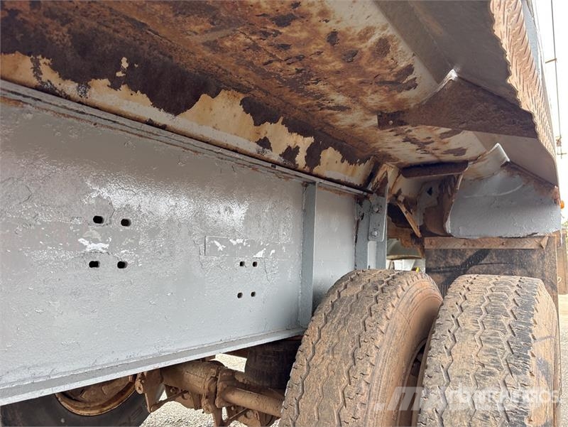 BWS 37DT3X 37 ft Tri/A End Dump Trailer 自卸拖车