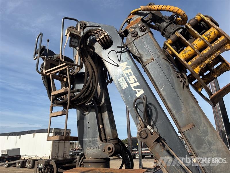 BWS 45 ft Tri/A Self-Loading Log Trailer Лісовози