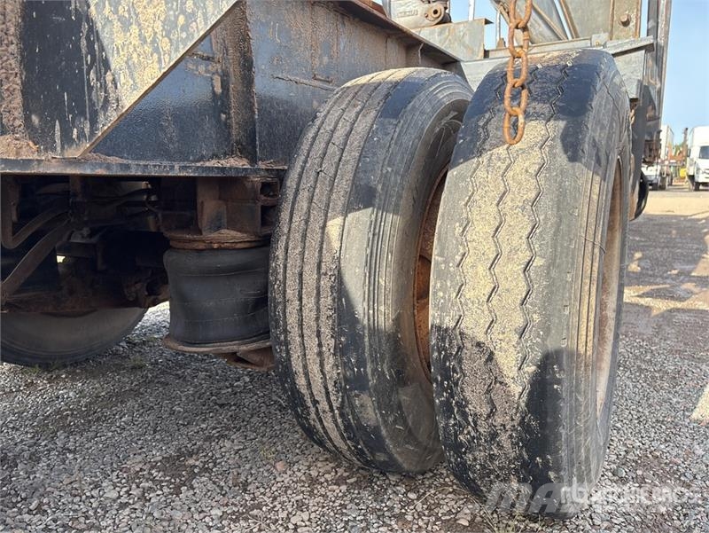 BWS 45 ft Tri/A Self-Loading Log Trailer Лісовози