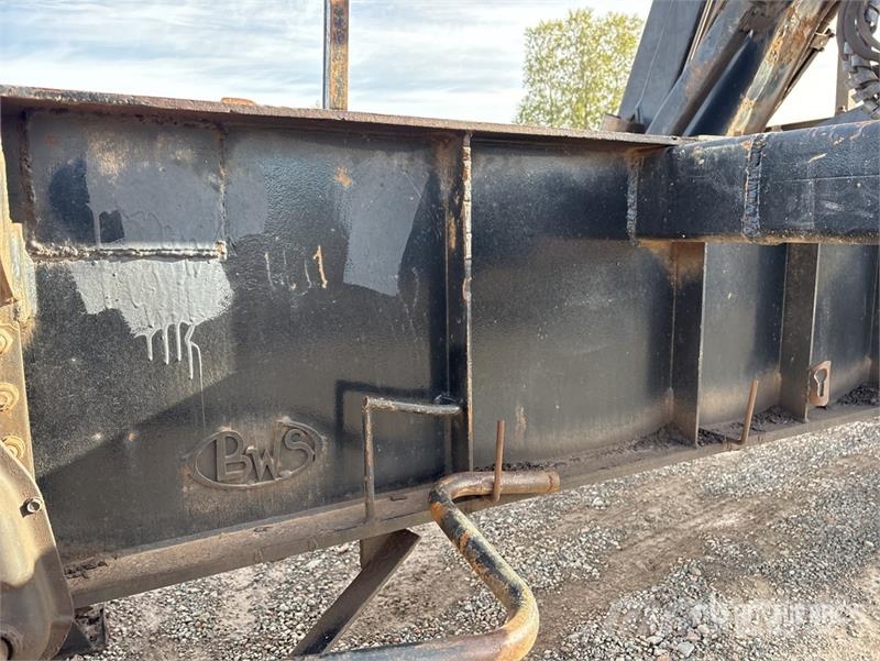 BWS 45 ft Tri/A Self-Loading Log Trailer Лісовози