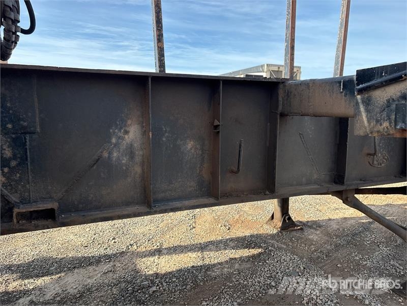BWS 45 ft Tri/A Self-Loading Log Trailer Лісовози