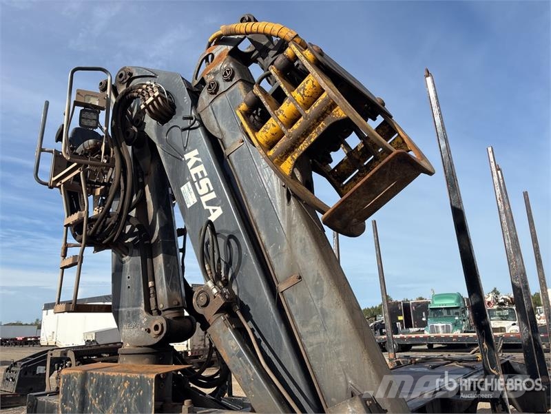BWS 45 ft Tri/A Self-Loading Log Trailer Лісовози