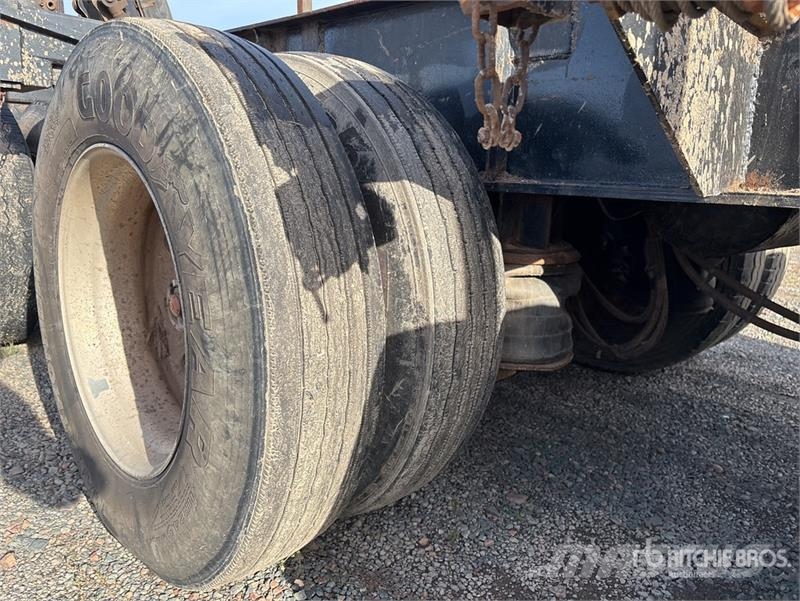 BWS 45 ft Tri/A Self-Loading Log Trailer Лісовози