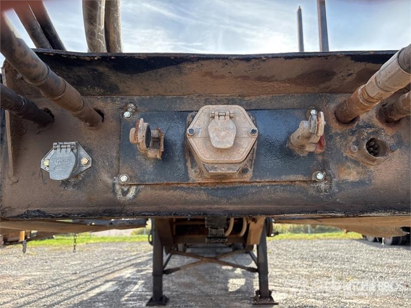 BWS 45 ft Tri/A Self-Loading Log Trailer Лісовози