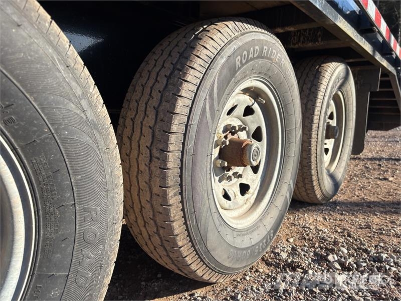 Canadian 30 ft Tri/A Gooseneck Equipment Trailer Oprijwagen