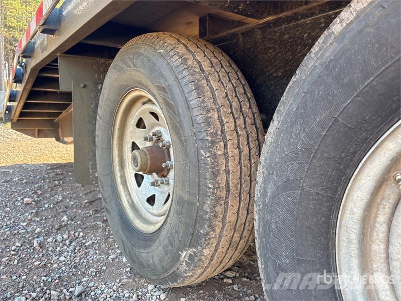 Canadian 30 ft Tri/A Gooseneck Equipment Trailer Oprijwagen