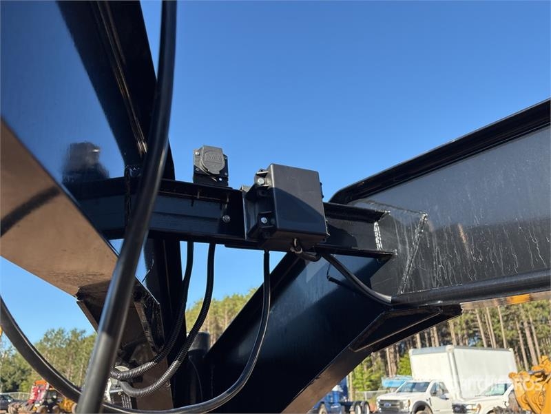 Canadian 30 ft Tri/A Gooseneck Equipment Trailer Oprijwagen
