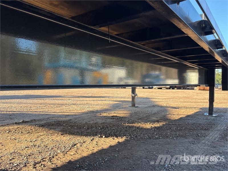 Canadian 30 ft Tri/A Gooseneck Equipment Trailer Oprijwagen
