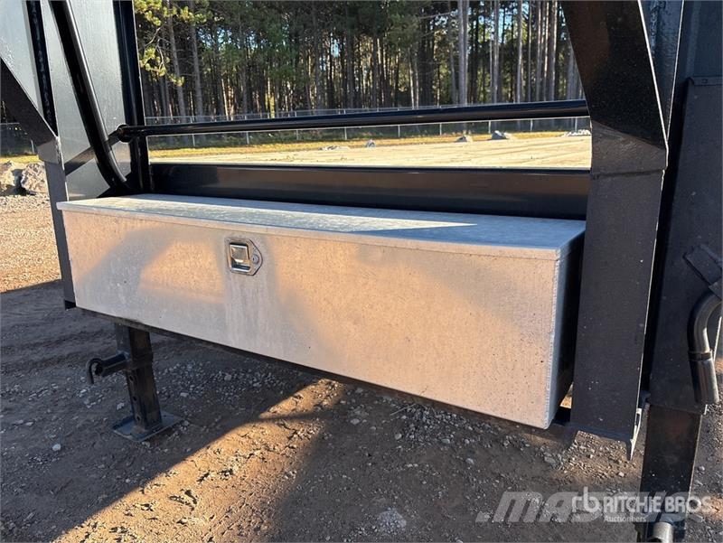 Canadian 30 ft Tri/A Gooseneck Equipment Trailer Oprijwagen