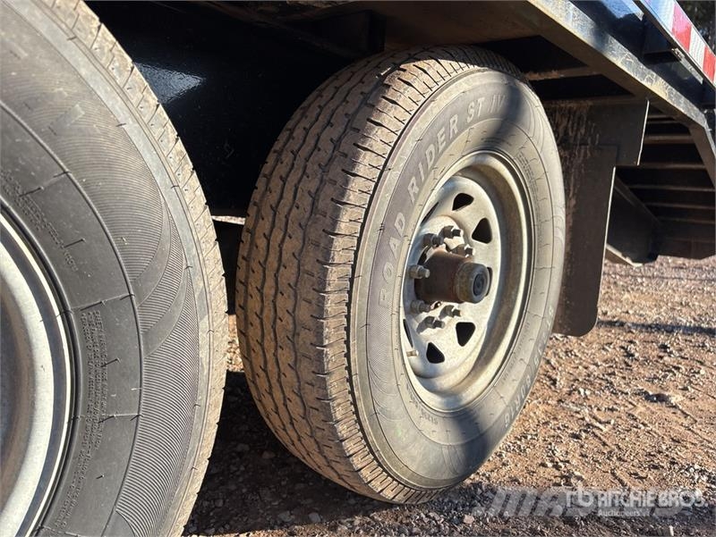 Canadian 30 ft Tri/A Gooseneck Equipment Trailer Oprijwagen