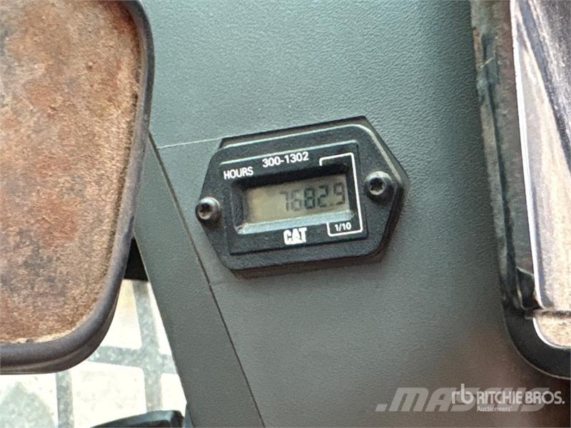 CAT 226B3 Skid Steer Loader لوادر انزلاقية التوجيه