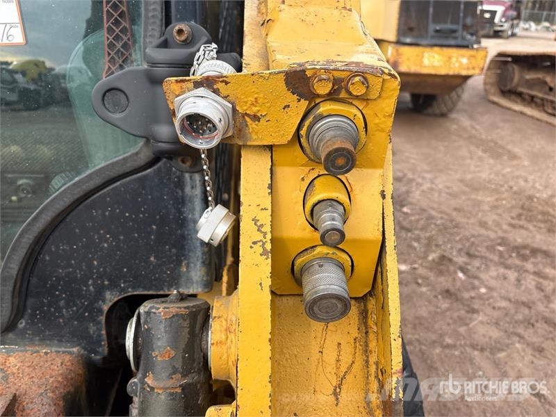 CAT 226D Šmykom riadené nakladače