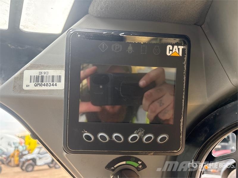 CAT 226D Šmykom riadené nakladače