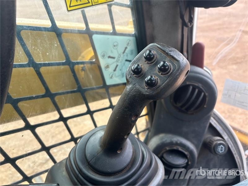 CAT 239D Šmykom riadené nakladače