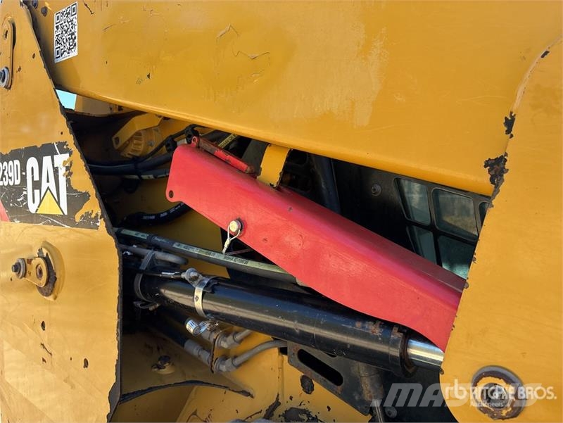 CAT 239D Skid steer loderler