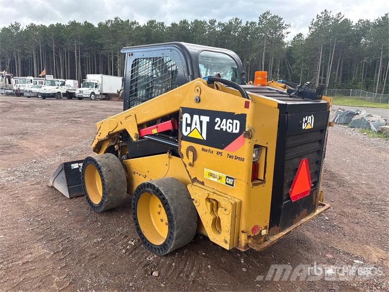 CAT 246D Chargeuse compacte