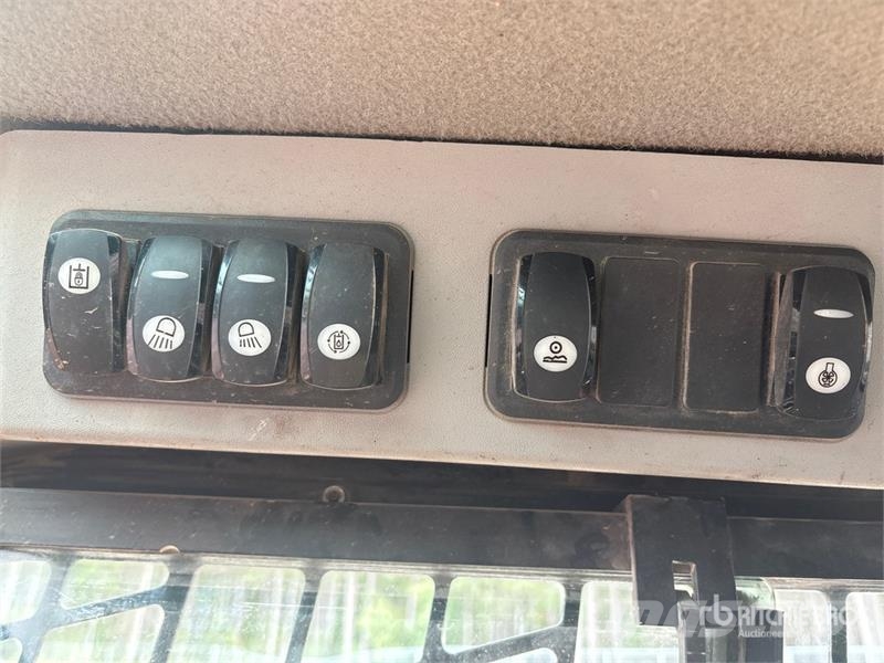CAT 246D Chargeuse compacte