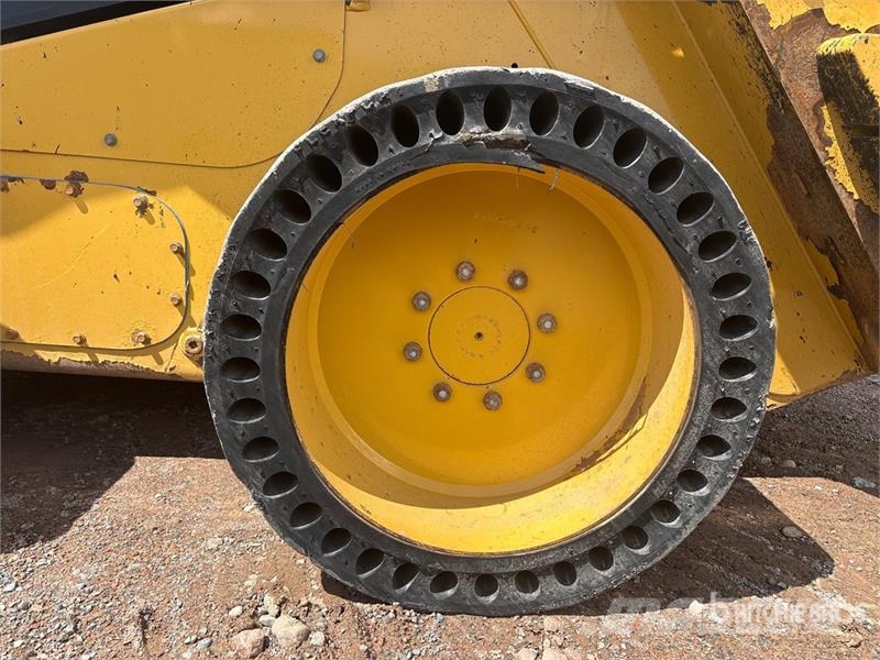 CAT 246D Chargeuse compacte