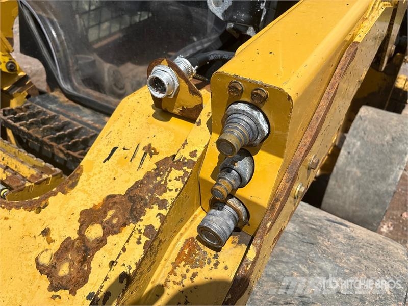 CAT 246D Chargeuse compacte