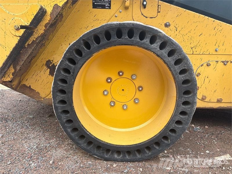 CAT 246D Chargeuse compacte