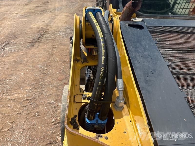 CAT 246D Chargeuse compacte