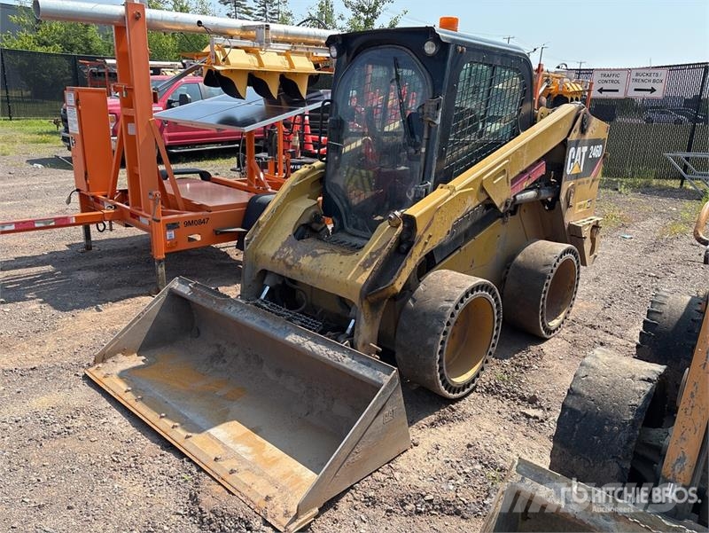 CAT 246D Chargeuse compacte