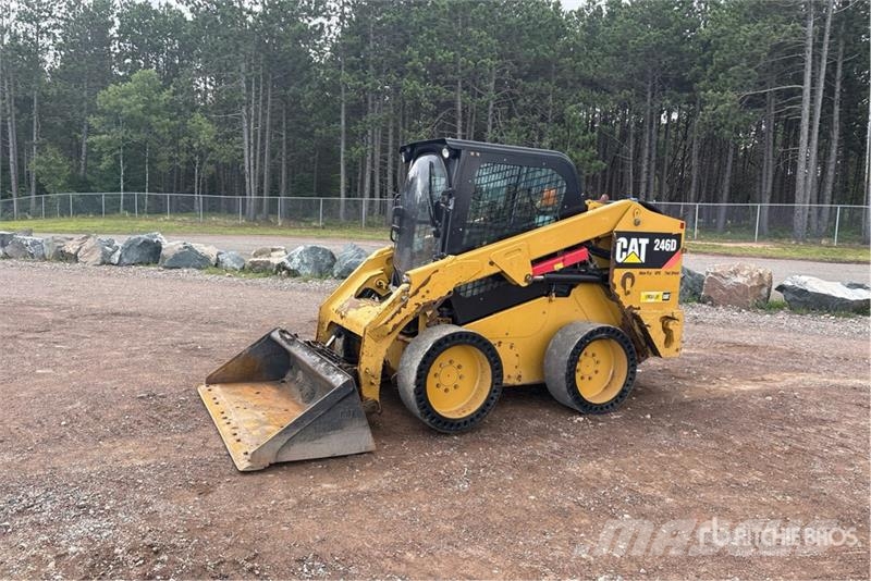CAT 246D Chargeuse compacte