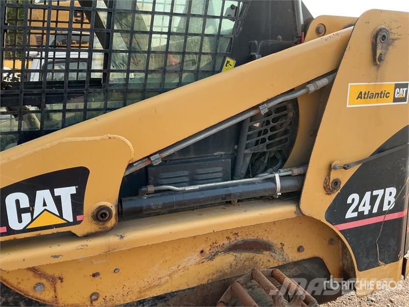 CAT 247B Kompaktrakodók