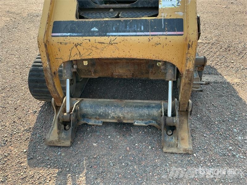 CAT 247B Kompaktrakodók