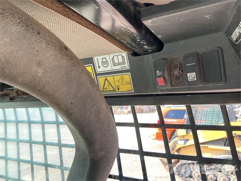 CAT 247B Kompaktrakodók