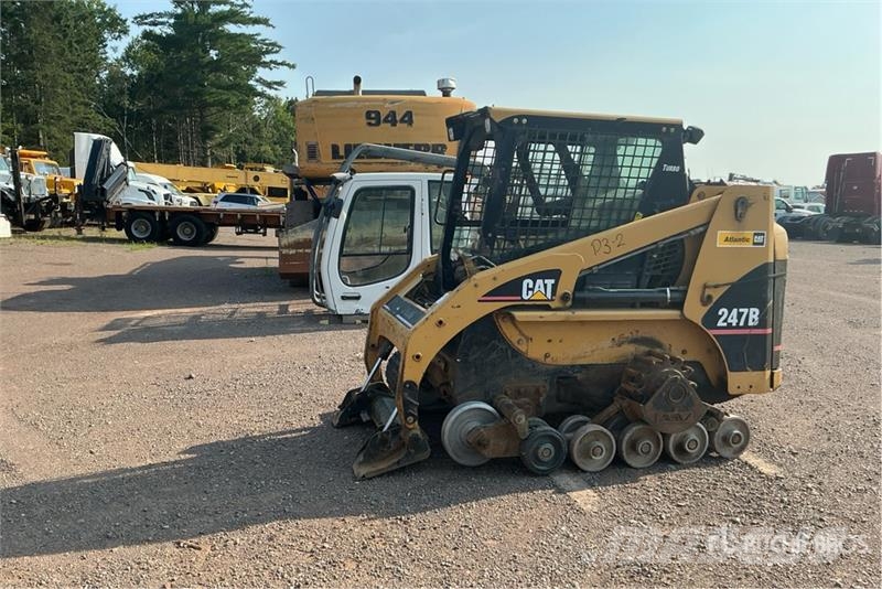 CAT 247B Kompaktrakodók