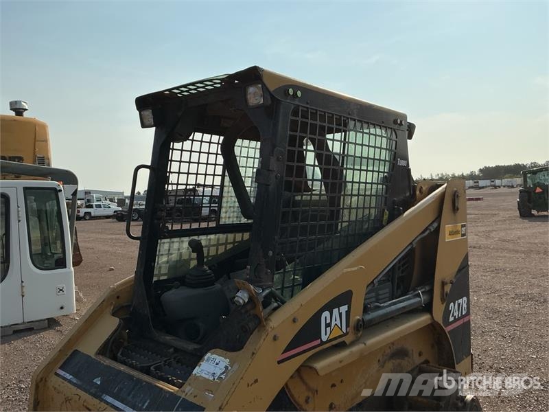 CAT 247B Kompaktrakodók