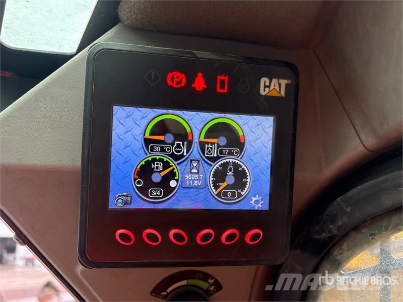 CAT 249D لوادر انزلاقية التوجيه