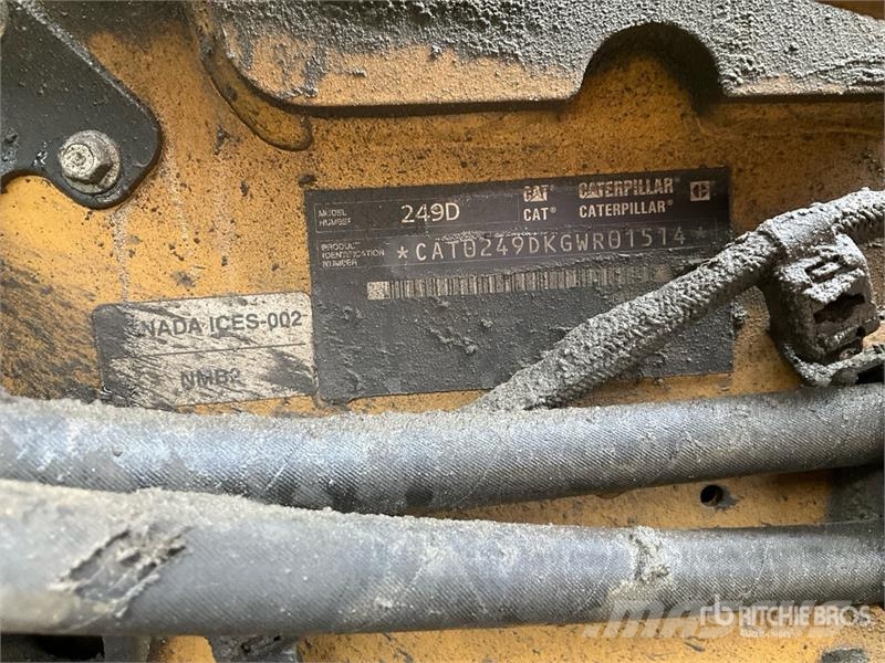CAT 249D Lietoti riteņu kompaktiekrāvēji