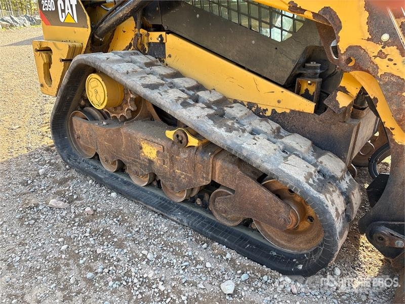 CAT 259D لوادر انزلاقية التوجيه