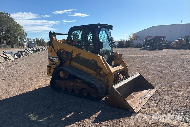 CAT 259D لوادر انزلاقية التوجيه