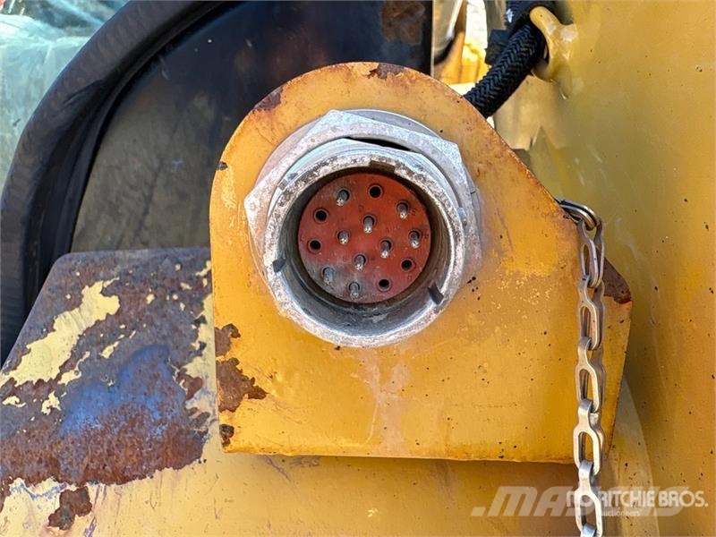 CAT 259D لوادر انزلاقية التوجيه