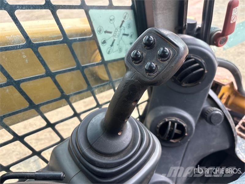 CAT 259D Šmykom riadené nakladače