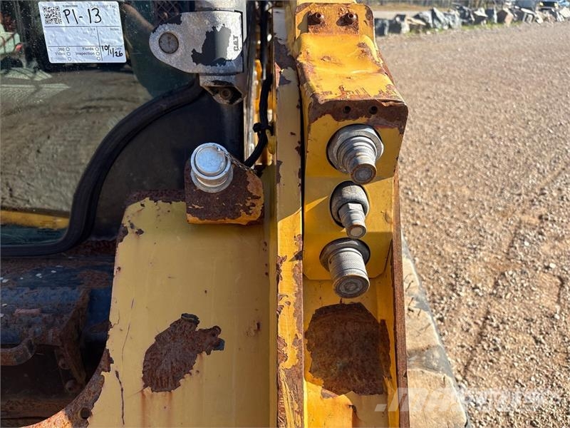 CAT 259D لوادر انزلاقية التوجيه