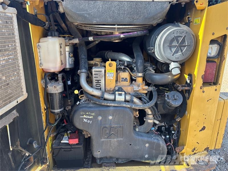 CAT 259D لوادر انزلاقية التوجيه