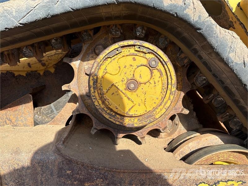 CAT 259D لوادر انزلاقية التوجيه