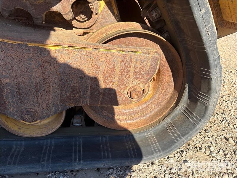 CAT 259D لوادر انزلاقية التوجيه