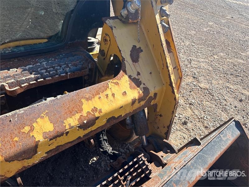 CAT 259D لوادر انزلاقية التوجيه