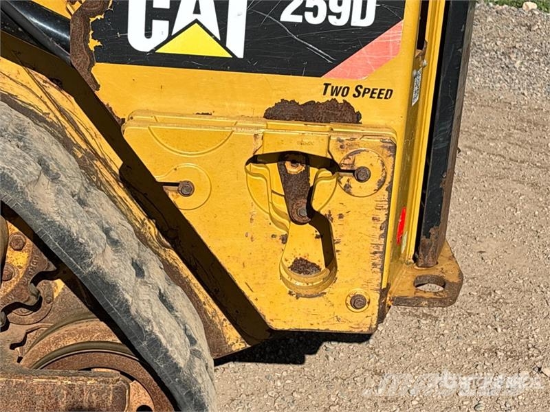 CAT 259D لوادر انزلاقية التوجيه
