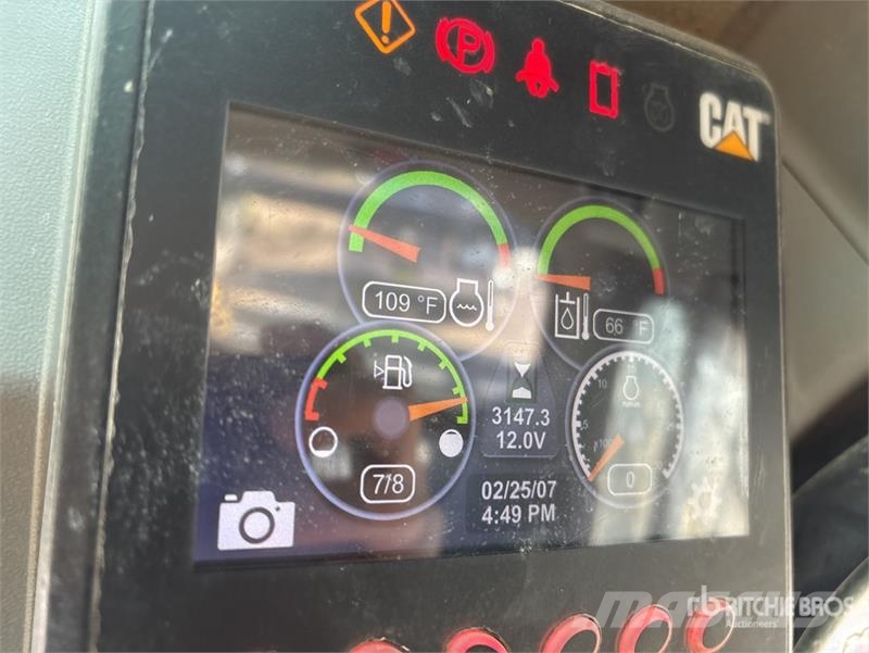 CAT 259D Šmykom riadené nakladače