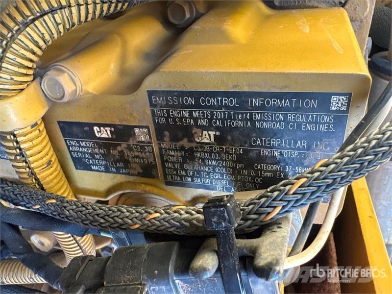 CAT 259D لوادر انزلاقية التوجيه