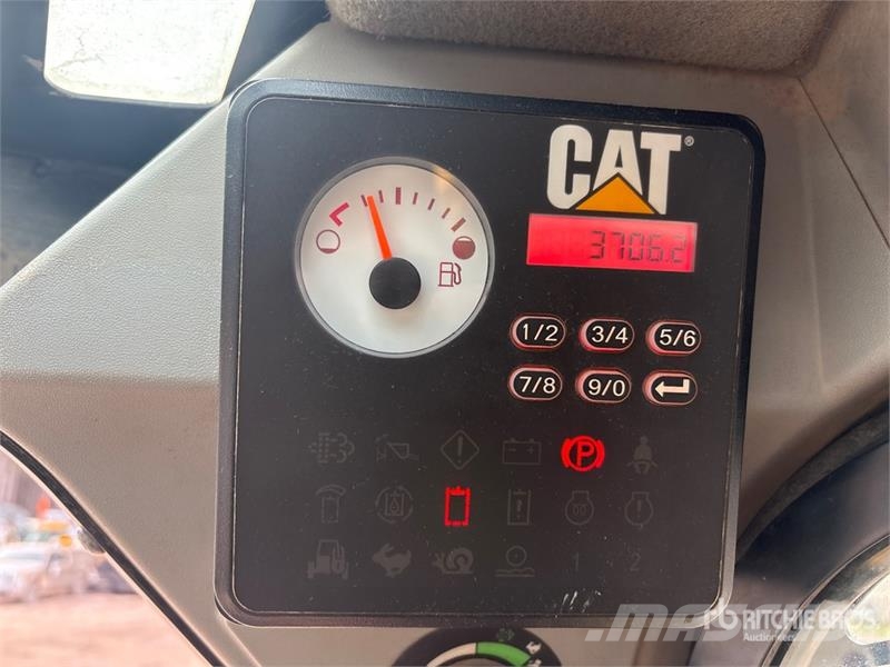 CAT 259D Šmykom riadené nakladače