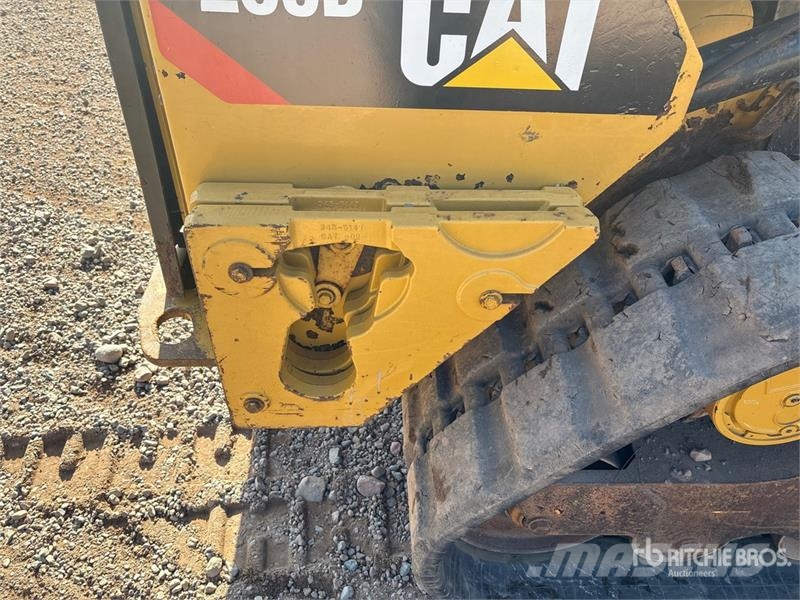 CAT 259D لوادر انزلاقية التوجيه